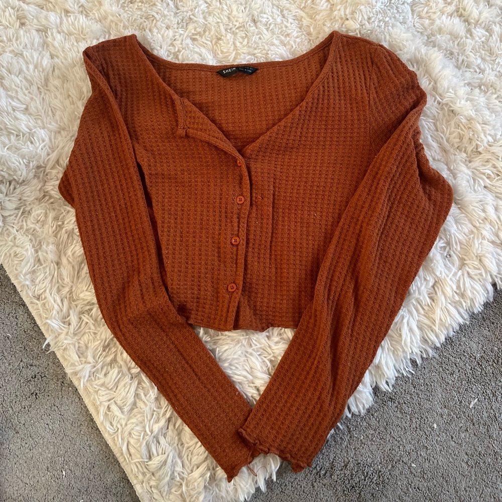 Women’s burnt orange cropped long sleeve, button-down sweater top. Size 6 Eu 38